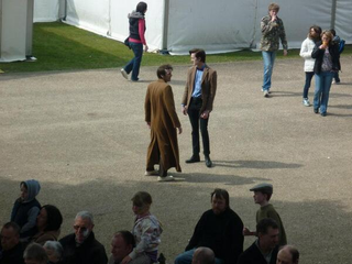 Illustration for article titled Doctor Who 50th Doodad Pap Pic Of Filming